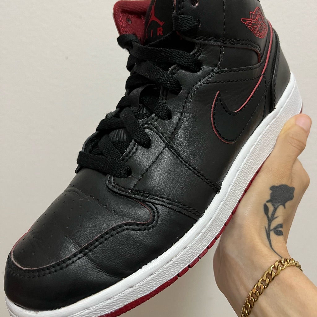 Air Jordan 1 Retro Mid Gs ‘Black Gym Red’